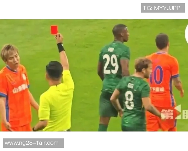 中超激战巴黎圣日耳曼6比2大胜巴萨帽子戏法引发争议判罚热议